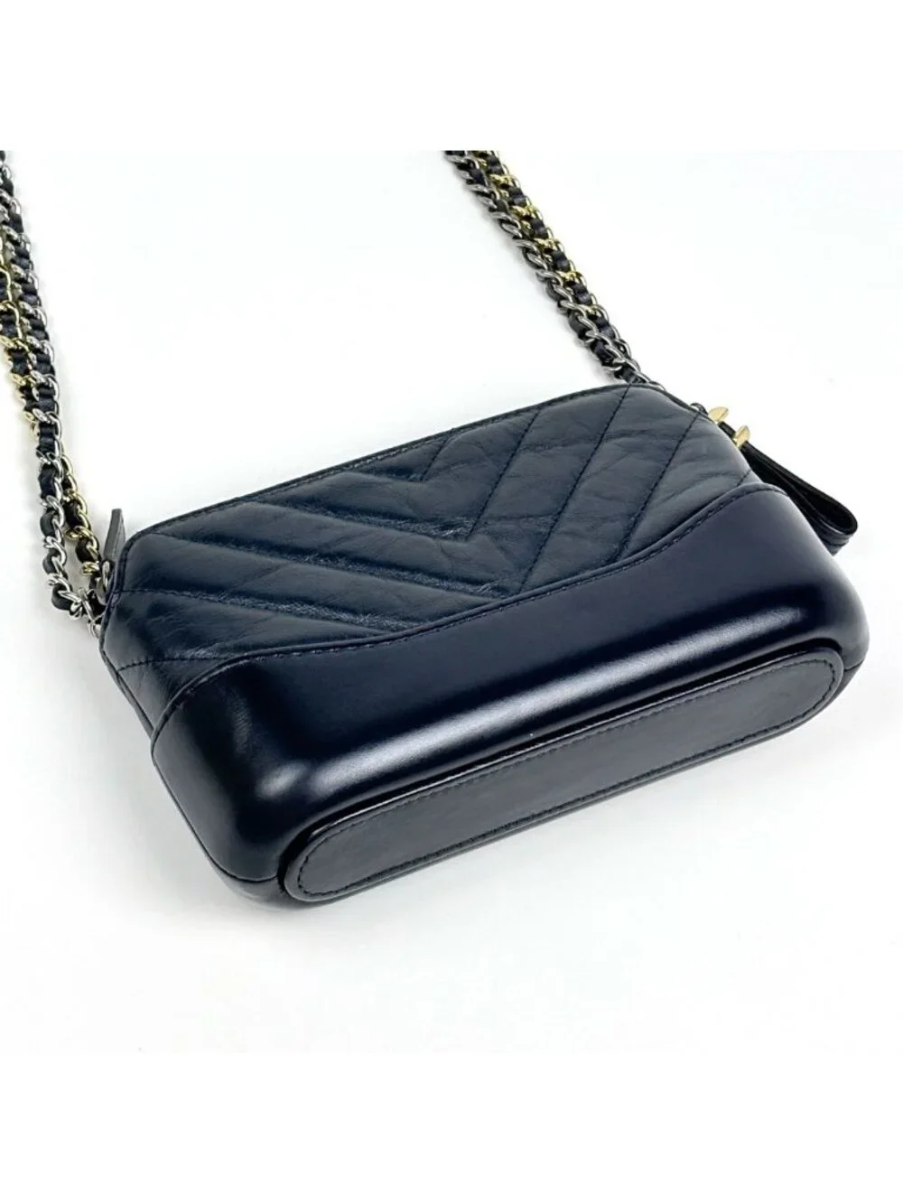 Chanel Shoulder Bag Gabrielle de Chanel Chain Clutch CC Logo V-stitch Leather